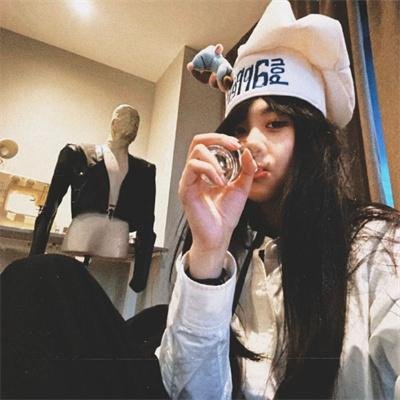 伯爵夫人的耳环